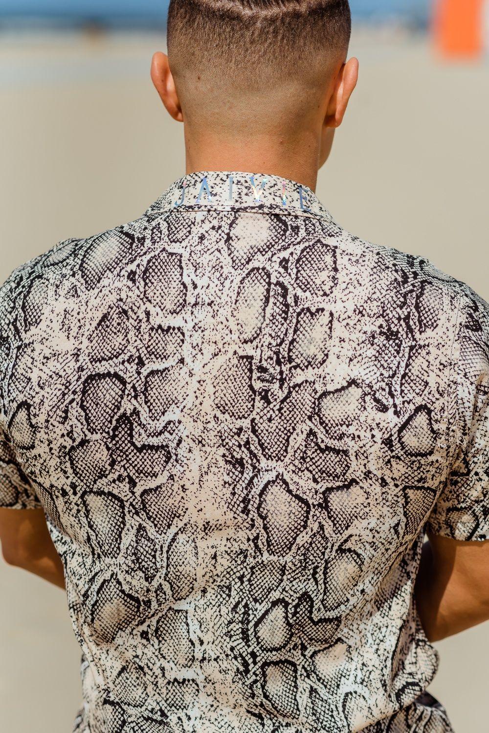 Achteraanzicht van Snake Print Shirt van JAIVIE