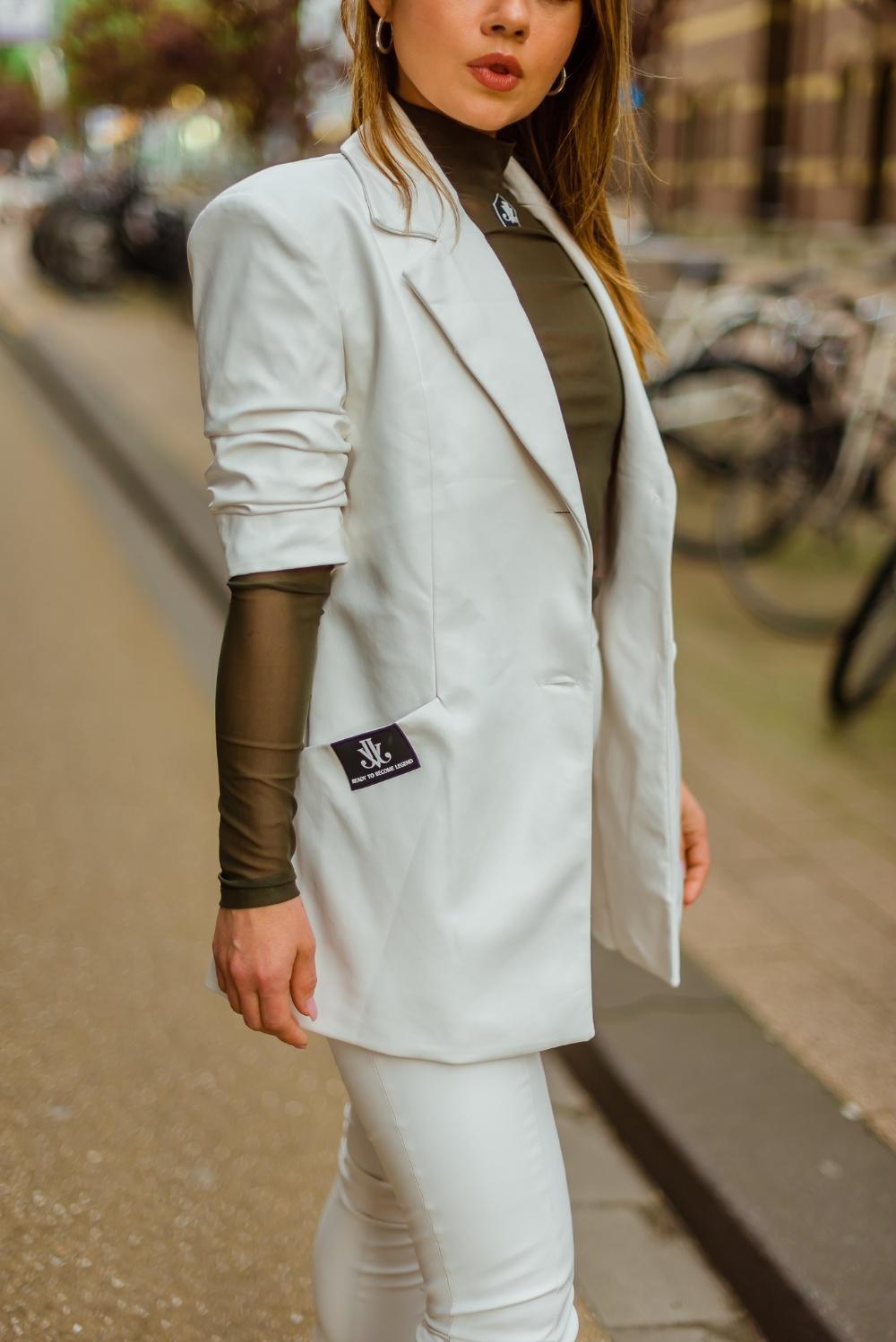 Detail van Snow White Leather Jacket van JAIVIE