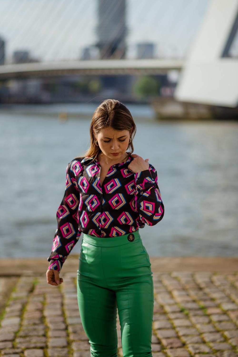 70s Style gecombineerd met een stijlvolle outfit.