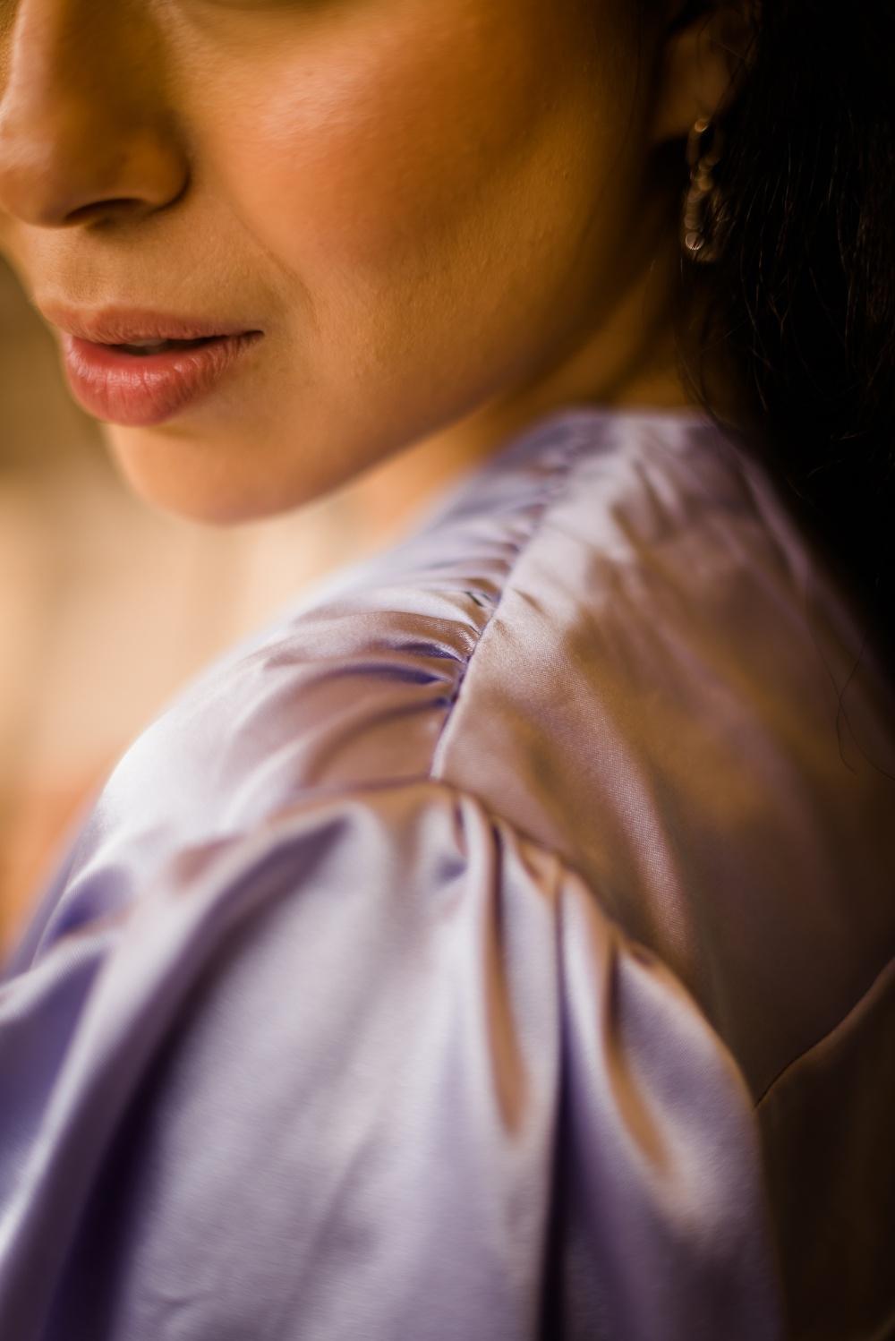 Close-up van de stof van de B-Fly Blouse Lila.