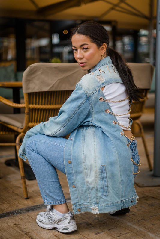 Denim jas met gouden details voor dames van JAIVIE.