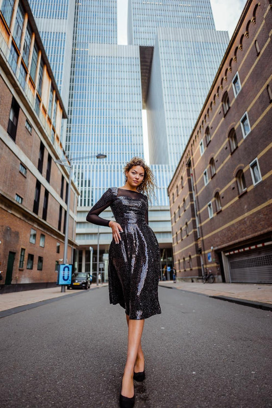 Dark Disco Dress van JAIVIE in zwarte uitvoering.