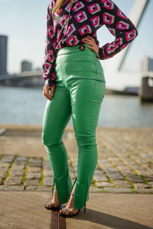 Groene flare legging voor dames van JAIVIE.