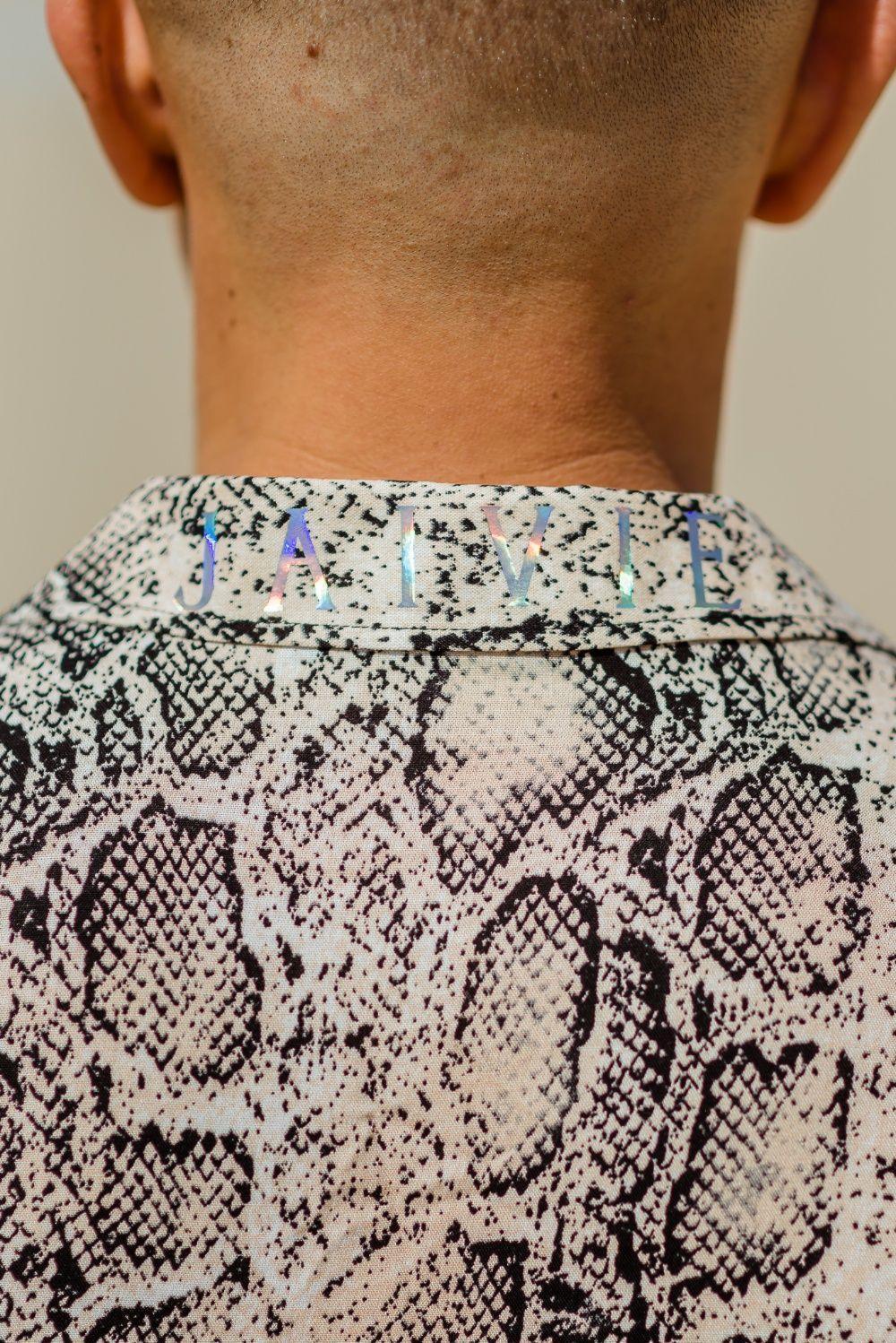 Snake Print Shirt gestyled in een JAIVIE outfit