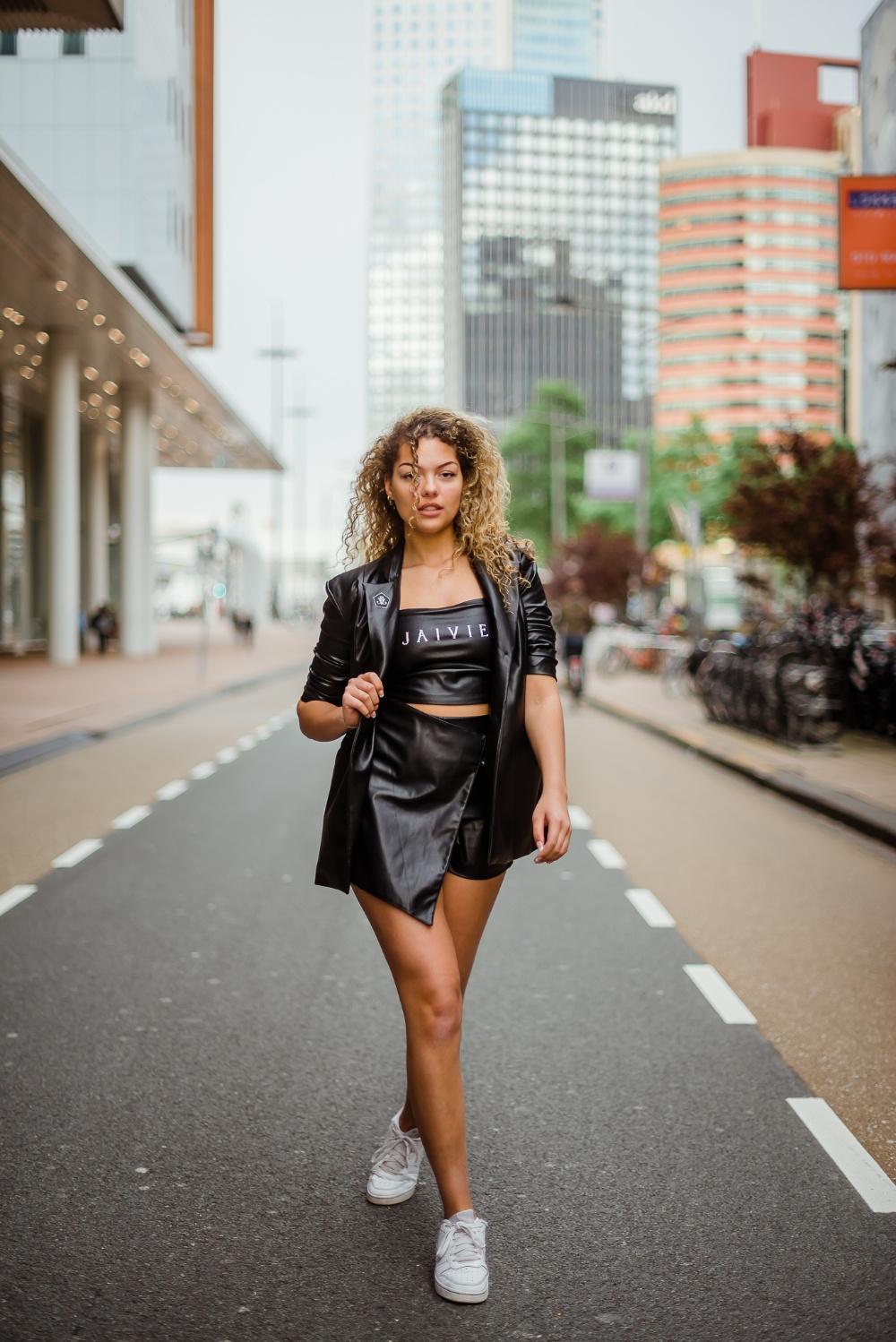 Strap Leather Top gestyled in een JAIVIE outfit